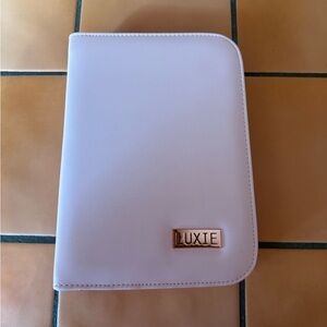 Luxie Light Pink Brush Organizer with Gold Accent